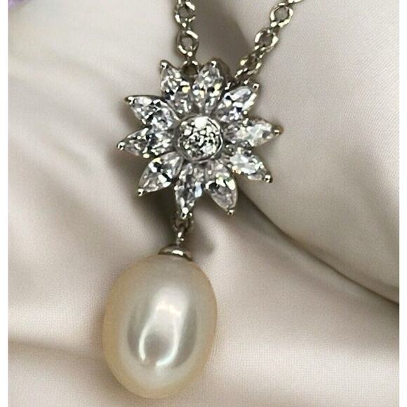 Sterling Silver Pearl (10mm) Starburst Pendant Necklace Luxury Fashion Style NEW - Picture 3 of 16